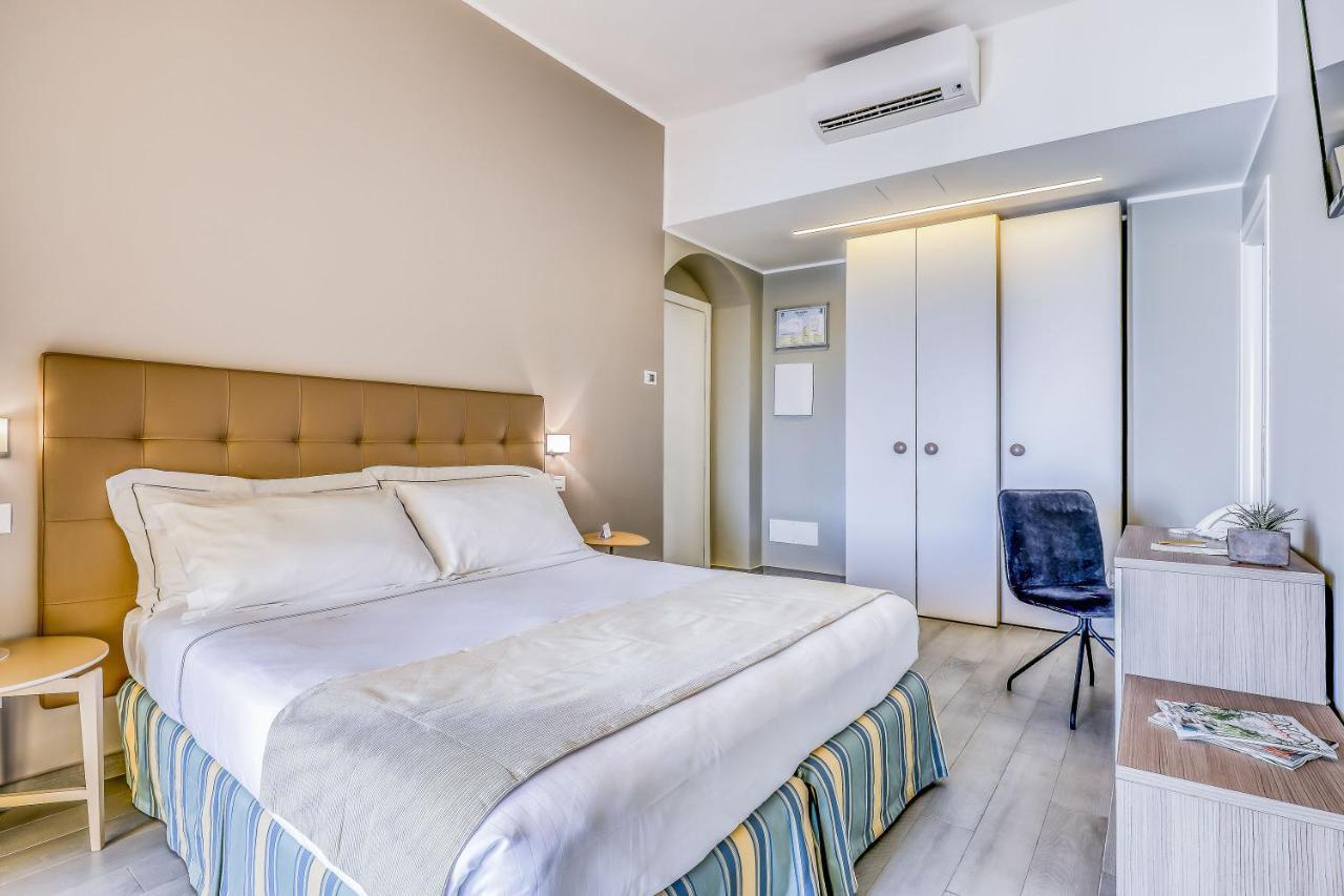Hotel Albatros 바리고티 외부 사진