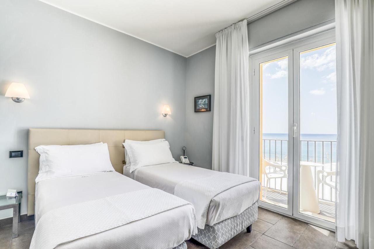 Hotel Albatros 바리고티 외부 사진